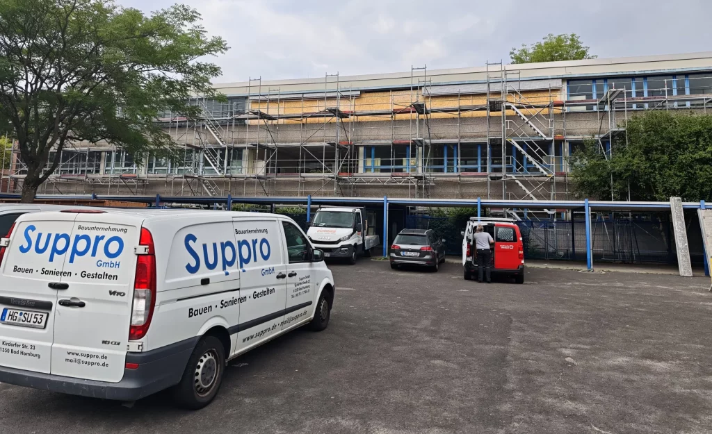 Energetische Sanierung an der Anna-Frank-Schule Offenbach durch Suppro GmbH Bauunternehmen – Fassadensanierung, Wärmedämmung und Modernisierung
