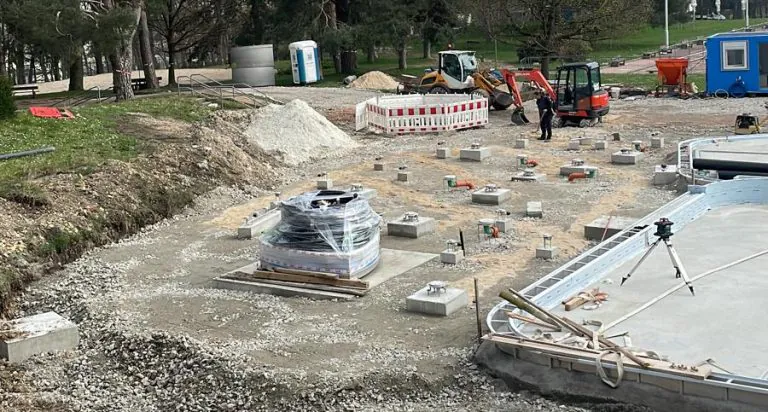 Fundamentarbeiten, Unterbau und Rohrleitungsverlegung für Kinderbecken im Taunabad Oberursel – Suppro GmbH Bauunternehmen, Baufirma, Bauunternehmen, Referenzen, Frankfurt, Offenbach am Main, Bad Homburg, Oberursel, Bad Nauheim, Friedberg, Bad Vilbel, Karben, Eschborn, Kronberg, Königstein, Bad Soden, Friedrichsdorf, Usingen sowie im Hochtaunuskreis, Wetteraukreis und im gesamten Rhein-Main Gebiet.