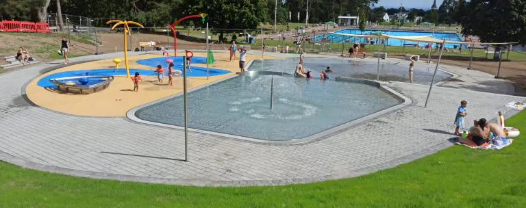 Kinderbecken Oberursel Taunus Schwimmbadbau Beckenbau Bauarbeiten Suppro; Baufirma, Bauunternehmen; Referenzen, Frankfurt, Offenbach am Main, Bad Homburg, Oberursel, Bad Nauheim, Friedberg, Bad Vilbel, Karben, Eschborn, Kronberg, Königstein, Bad Soden sowie im Hochtaunuskreis, Wetteraukreis und im gesamten Rhein-Main Gebiet.