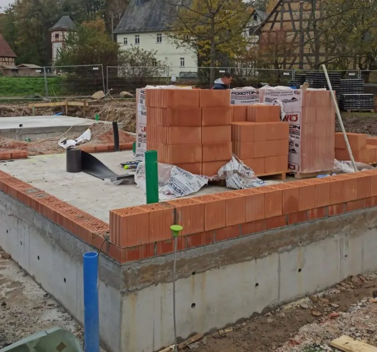 Mauerarbeiten, Rohbau, Hochbau, Baufirma, Bauunternehmen, Referenzen, Frankfurt, Offenbach am Main, Bad Homburg, Oberursel, Bad Nauheim, Friedberg, Bad Vilbel, Karben, Eschborn, Kronberg, Königstein, Bad Soden sowie im Hochtaunuskreis, Wetteraukreis und im gesamten Rhein-Main Gebiet.